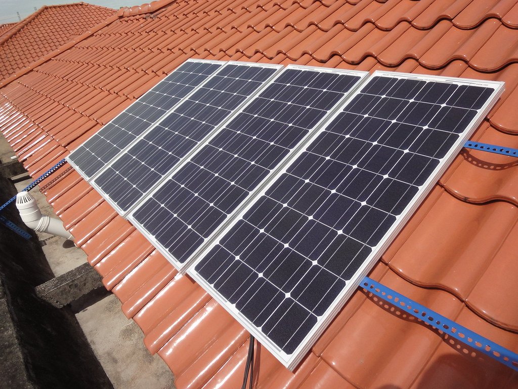 How Many Solar Panels Do I Need To Power A Home? Size, Cost & Tips